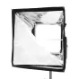 Litepanels Snapbag Softbox Gemini 1x1 su nuimamu baffle, kvadratinis softbox, kur baltas difuzorius atitrauktas, atskleidžiant sidabrinę vidinę dalį ir LED panelę