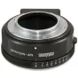 Metabones Nikon G to MFT Smart Adapteris Nikon G objektyvams Micro Four Thirds kameros su elektroniniu valdymu turi tekstūruotą rankeną ir fokusavimo ilgio žymėjimus.