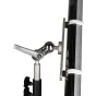 NANLITE Double Joint Tube Light Holder HD‑T12‑1‑BHP pritvirtintas prie PavoTube 30C, su sidabriniu svirtiniu spaustuku ir baltais plastikiniais spaustukais, skirtais lanksčiam montavimui ant 16 mm špilgių stendų.