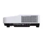 RICOH PJ UHL3660 4K UST Laser Projector iš galinės pusės, demonstruojantis ventiliacijos groteles, jungiamuosius lizdus ir valdymo pultą, su baltu korpusu ir juodu pagrindu ant juodų kojų prieš paprastą baltą foną.