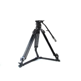 Second Wave Model 13 Teleprompter Tripod su 13,6 kg apkrova, 100 mm dubenyje, trijų sekcijų aliuminio kojomis, greito atlaisvinimo plokšte ir apšviestu burbulo lygiu, puikiai tinka stabiliai teleprompterio ir kameros montavimui.