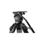 Second Wave Model 13 Teleprompter Tripod su 13,6 kg apkrovos talpa, 100 mm skysčio dubens galva, pan-tilt mechanizmu ir slankiojančia kamerų plokšte, artimu planu ant balto fono