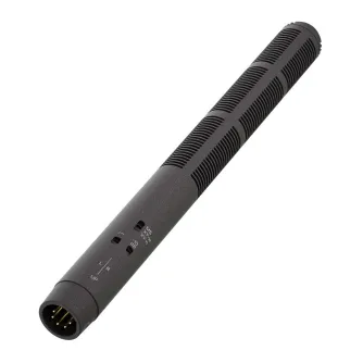 Sennheiser MKH 8018 virzitas mikrofonas su juoduoju briaunotu korpusu, 5‑pinų XLR jungtimi ir šoninėmis jungikliais MS, XY‑narrow, XY‑wide, -10 dB ir -3 dB žemų dažnių filtru