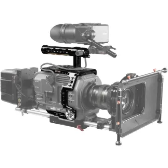Shape Sony FX9 kamerinis korpusas su nuimamu viršutine rankena, matinio juodo aliuminio, suteikia apsaugą ir kelis montavimo taškus priedams, puikiai tinka profesionaliai vaizdo gamybai. Shape Sony FX9 kamerinis korpusas su nuimamu viršutine rankena, matinio juodo aliuminio, suteikia apsaugą ir kelis montavimo taškus priedams, puikiai tinka profesionaliai vaizdo gamybai.