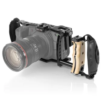 Shape rankinis rėmas Blackmagic Pocket Cinema Camera 4K/6K su mediniu rankena ir paminkštintomis diržais Shape rankinis rėmas Blackmagic Pocket Cinema Camera 4K/6K su mediniu rankena ir paminkštintomis diržais