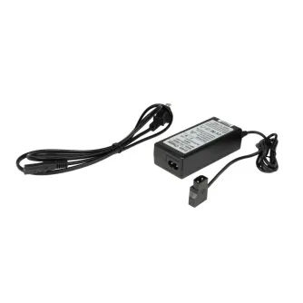 Shape Full Play Portable D‑Tap Travel įkroviklis, juodas stačiakampis blokas su 40 colių kabeliu ir D‑Tap vyrišku jungtimi, skirtas greitam 95 Wh V‑Mount ir Gold‑Mount baterijų įkrovimui 16.8 V / 2.5 A Shape Full Play Portable D‑Tap Travel įkroviklis, juodas stačiakampis blokas su 40 colių kabeliu ir D‑Tap vyrišku jungtimi, skirtas greitam 95 Wh V‑Mount ir Gold‑Mount baterijų įkrovimui 16.8 V / 2.5 A