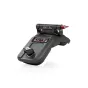 Shape Canon C200 offset shoulder mount baseplate su ergonominiais gumos rankenėlėmis, 15 mm strypų sistema ir raudonu mygtuku strypų bloke, Pagaminta Kanadoje