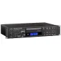 Priekinis vaizdas Tascam CD-200SB universalaus CD ir solid-state medijų grotuvo, juodas 2U rack-mount korpusas su apšviestu mėlynu LCD, priekinio skydelio valdymo mygtukai aplankų pasirinkimui, atkūrimui, dubliavimui, USB ir SD 