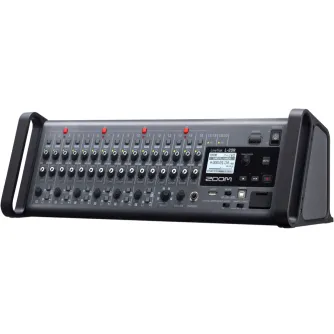 Zoom LiveTrak L-20R rack-mountable skaitmeninis mikseris su 20 kanalų, 22 takelių įrašymu, LCD ekranu, slankikliais, rankenėlėmis ir USB/SD jungtimis, matomas iš priekio.