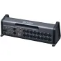 Zoom LiveTrak L-20R galinė panelė su 20 XLR mikrofono/linijos įėjimų, 2 stereo kombinuotais įėjimais, monitoriaus ir pagrindiniais išėjimais, USB ir SD kortelių slotais, ir rack-mount ausimis