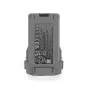 Apskritimo pusė DJI Mini 5 Pro Intelligent Flight Battery Plus, pilka Li‑ion baterija su spausdinta etikete, QR kodu ir auksiniais kontaktiniais pinais, izoliuota ant balto fono