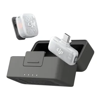 DJI Mic Mini 2S belaidė mikrofoninė sistema su siųstuvu, magnetine įkrovimo dėžute ir mobiliuoju imtuvu aukštos kokybės garso įrašymui. DJI Mic Mini 2S belaidė mikrofoninė sistema su siųstuvu, magnetine įkrovimo dėžute ir mobiliuoju imtuvu aukštos kokybės garso įrašymui.