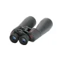 Celestron Skymaster 25x70 binokliai su juodu guminio apvalku, dideliais 70 mm objektyvais ir centriniu fokusavimo mygtuku, pateikti ant balto fono.