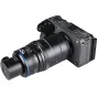 Laowa Aksen 17,5 mm f/1,7 5-10X Ultra Macro APO objektyvas su koaksialine apšvietimu, pritvirtintas prie Sony FE kamerų korpuso, rodantis priekinį elementą ir fokusavimo žiedą.