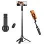 Tech-Protect L11S juodas 2-in-1 selfie stick-tripod su MagSafe tvirtinimu, ištiestas iki 94 cm, rodo šeimos selfie, su atskiru juodu žiediniu laikikliu ir Bluetooth nuotolinio valdymo pultu.