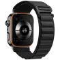 Tech-Protect juodas nailono laikrodžio dirželis su oranžiniu akcentu Huawei Watch Fit 3/4/4 Pro/5/5 Pro, matoma laikrodžio nugarėlė su jutikliu ir reguliuojamu tekstūruotu dirželiu.