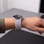 Tech-Protect periwinkle pintas nailono laikrodžio dirželis Samsung Galaxy Watch 40/44/46 mm, reguliuojamas ir kvėpuojantis, dėvimas ant riešo su minimalistiniu analoginiu ciferblatu.