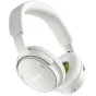 Bose QuietComfort 2-osios kartos balti belaidžiai ausinės su žaliu ausų pagalvėliu ir Bose logotipu ant ausinės.