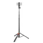 Neewer TS05 165 cm visiškai metalinis kelioninis trikojis su reguliuojamu aukščiu, universaliu telefono laikikliu ir raudonu centriniu skirstytuvu, su telefonu ir paruoštu Bluetooth nuotolinio valdymo pultu.