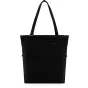 Peak Design City Tote 15L juosčiai su elegančiu siluetė, ilgomis rankomis, svaigžiausiais D‑renkiais ir brandu žymu, rodant minimalistų ir weather‑resistant stilia.