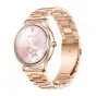 Auksoji COLMI L28 smartwatch su auksoju metalų juosčiu, įsikūrę pink grādu dialą su žvaigždės akcentais, rogžta WED 26, arba vienas švytas ir auksoji metalinė juosčiai, parodžiam ant šviesos baltos fono.