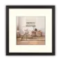 Zep Photo Frame V4530B Malmo juosios medžių ramparė ar matu finishu, tinkama 20×20 arba 30×30 cm nuotraukėms, parodžiam su interieriniu nuotrauku.