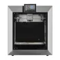 QiDi Plus 4 FDM 3D printer su atvērtu priekšiniu kapu, rodantis 305×305×280 mm formos, įsikūrę kamerą, 5‑duočių HD ekraną ir extruderį, tinkamą aukštosios temperatūros plėtros.
